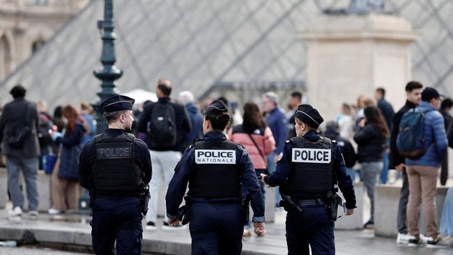 Dua Tersangka Pencurian Mahkota Louvre Dibekuk Polisi
