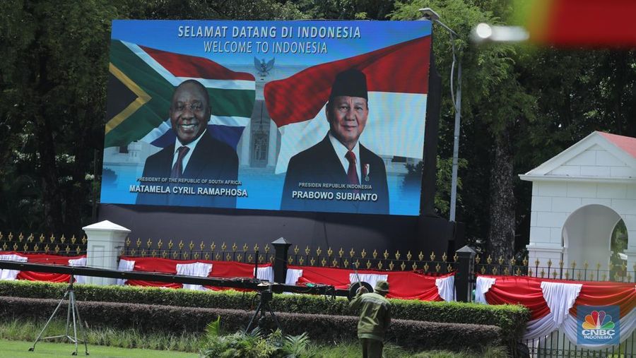 Presiden Prabowo Subianto menerima kunjungan kenegaraan Presiden Afrika Selatan (Afsel) Matamela Cyril Ramaphosa di Istana Merdeka, Jakarta, Rabu (22/10/2025). (CNBC Indonesia/Tri Susilo)