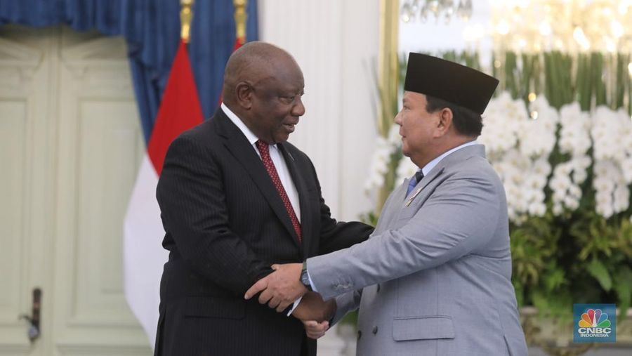 Presiden Prabowo Subianto menerima kunjungan kenegaraan Presiden Afrika Selatan (Afsel) Matamela Cyril Ramaphosa di Istana Merdeka, Jakarta, Rabu (22/10/2025). (CNBC Indonesia/Tri Susilo)