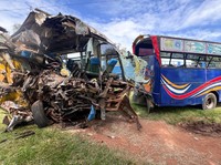 Potret Dua Bus 