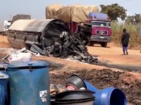 Truk Tangki Meledak Saat Warga Pungut Minyak, 35 Orang Tewas