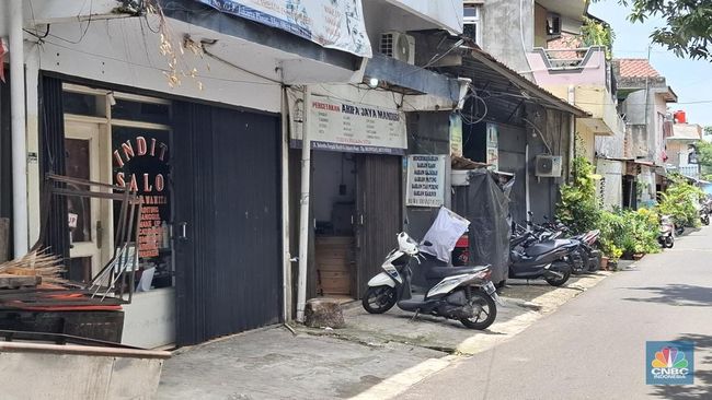 Toko Fotocopy di Jl Percetakan Negara Sepi-Pembeli Kabur karena Ini