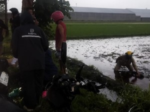 Truk Hajar Mobil-Motor di Klaten, 1 Remaja Terlempar ke Sawah hingga Tewas