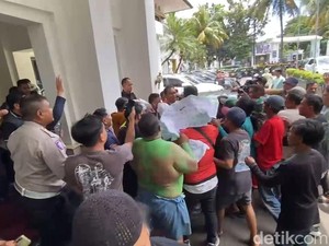 Demo Sopir Angkot di Kota Bogor Ricuh, Massa Kejar Petugas Dishub