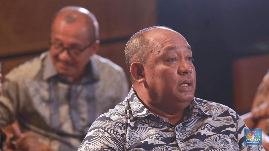 - Dirjen Gakkum ESDM, Rilke Jeffri Huwae saat menyampaikan paparan dalam CNBC Indonesia Coffee Morning di Queens Head Kemang, Jakarta, Kamis (23/10/2025). (CNBC Indonesia/Muhammad Sabki)