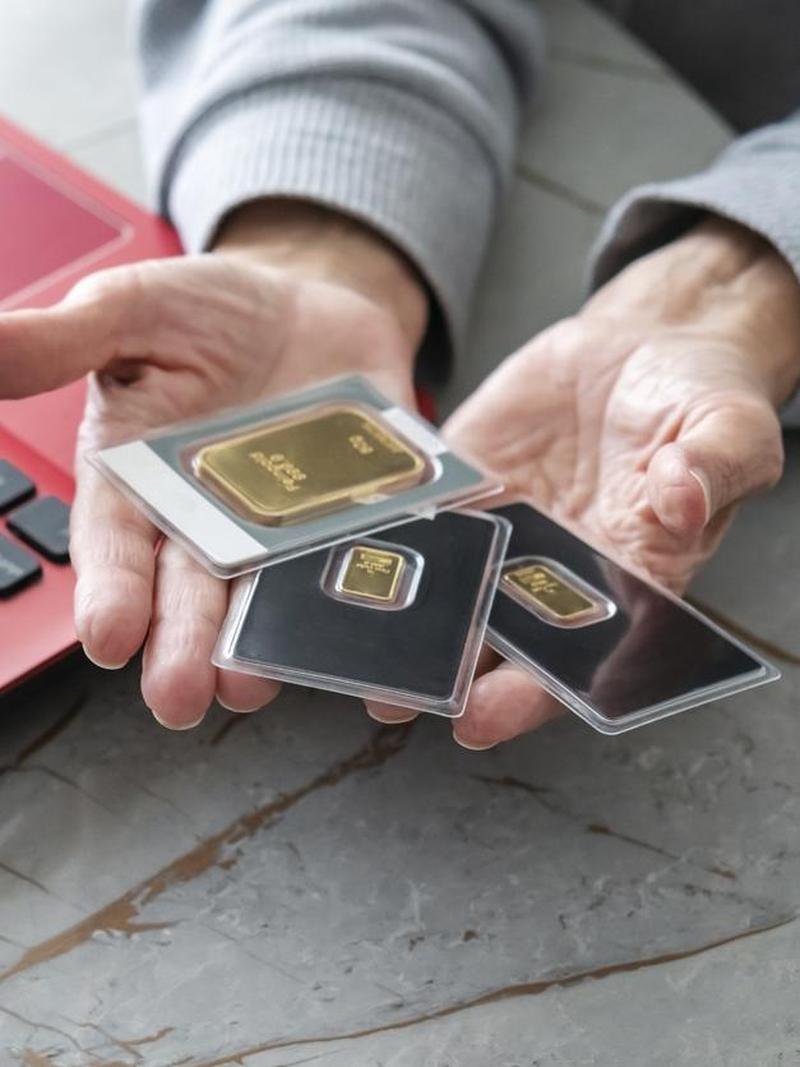 Viral Curhat Ibu-ibu yang Suaminya War Rebutan Beli Emas, Antre Sejak Subuh