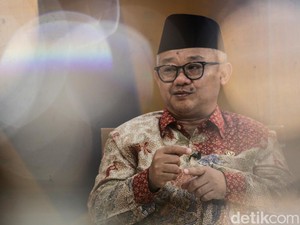 Ketua Komisi X DPR Usul Bahasa Portugis Diuji Coba di NTT, Mendikdasmen Bilang Begini