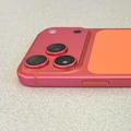 Pembaruan iPhone 17 Pro Max Oranye yang Berubah Menjadi Emas Mawar. (Dok. reddit.com/r)