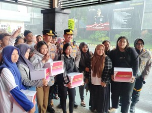 Senyum Semringah Buruh Dapat Baksos dari Polresta Malang Kota