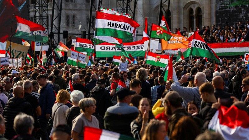 Peringatan 69 tahun Pemberontakan Hongaria 1956 di Budapest, Hungaria, Kamis (23/10/2025). (REUTERS/Marton Monus)