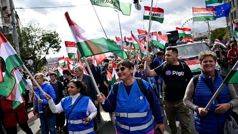 Peringatan 69 tahun Pemberontakan Hongaria 1956 di Budapest, Hungaria, Kamis (23/10/2025). (REUTERS/Marton Monus)