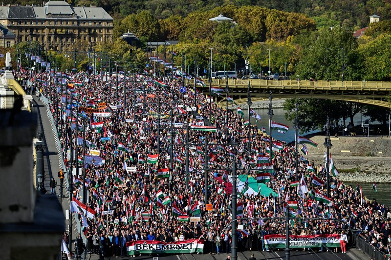 Peringatan 69 tahun Pemberontakan Hongaria 1956 di Budapest, Hungaria, Kamis (23/10/2025). (REUTERS/Marton Monus) Peringatan 69 tahun Pemberontakan Hongaria 1956 di Budapest, Hungaria, Kamis (23/10/2025). (REUTERS/Marton Monus)