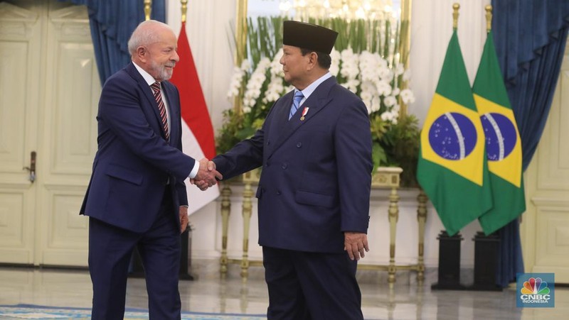 Presiden Prabowo Subianto menerima Presiden Brasil Lula Inacio Lula da Silva di Istana Merdeka, Jakarta, Kamis (23/10/2025). (CNBC Indonesia/Tri Susilo)