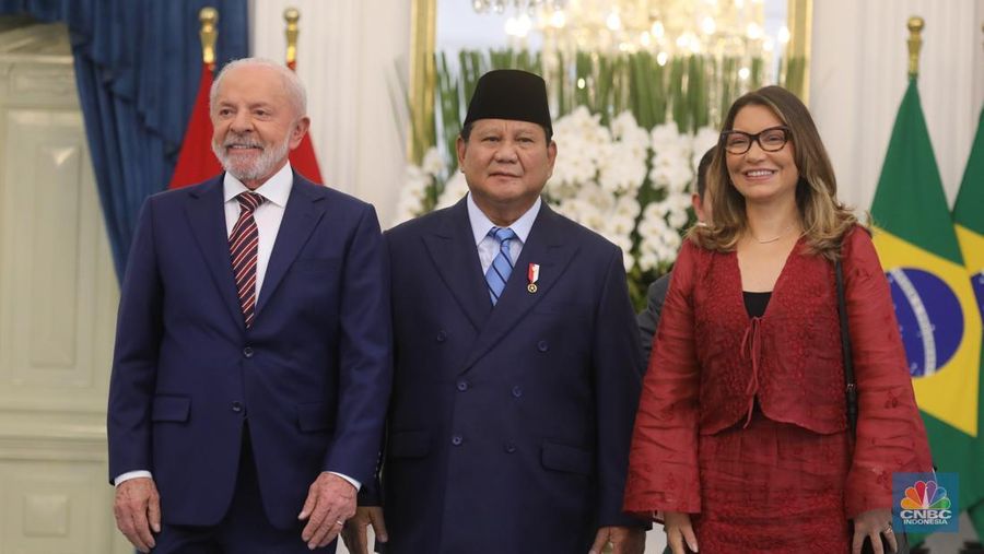 Presiden Prabowo Subianto menerima Presiden Brasil Lula Inacio Lula da Silva di Istana Merdeka, Jakarta, Kamis (23/10/2025). (CNBC Indonesia/Tri Susilo)