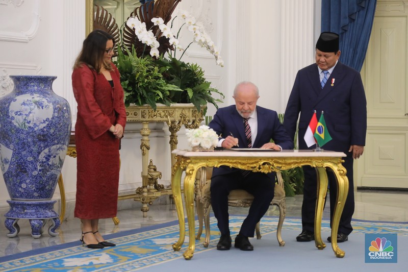 Presiden Prabowo Subianto menerima Presiden Brasil Lula Inacio Lula da Silva di Istana Merdeka, Jakarta, Kamis (23/10/2025). (CNBC Indonesia/Tri Susilo) Presiden Prabowo Subianto menerima Presiden Brasil Lula Inacio Lula da Silva di Istana Merdeka, Jakarta, Kamis (23/10/2025). (CNBC Indonesia/Tri Susilo)