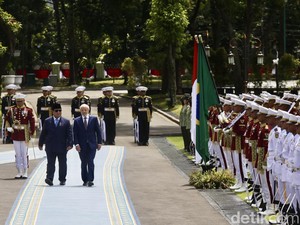 Prabowo: Bahasa Portugis Akan Diajarkan di Sekolah Indonesia