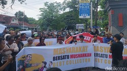 Warga Lombok Tengah Desak Polisi Tindak Debt Collector Meresahkan