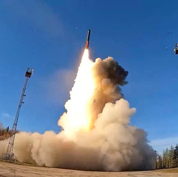 Potret Peluncuran Nuklir Raksasa Rusia, Barat Siaga!