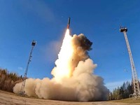 Kopi Darat Trump-Putin Ambyar, Rusia Latihan Nuklir-AS Bom Sanksi