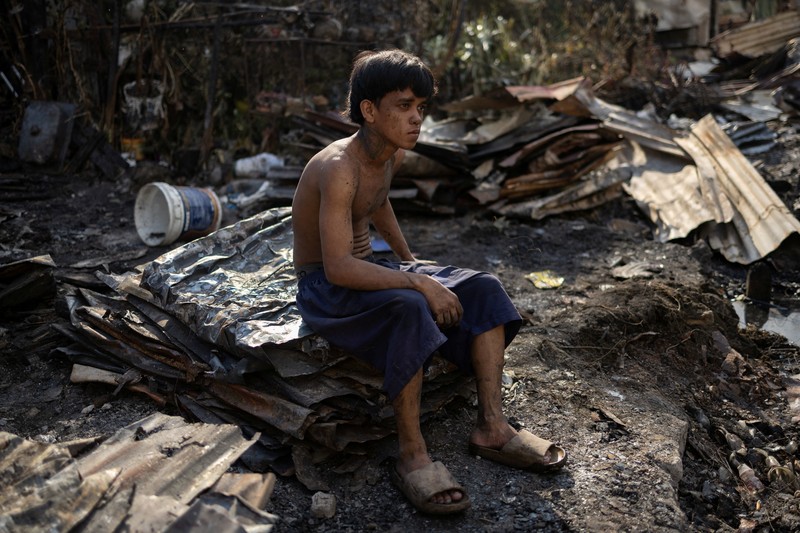 Suasana usai kebakaran besar melanda kawasan permukiman di Malabon, Filipina, Kamis (23/10/2025). (REUTERS/Eloisa Lopez) Suasana usai kebakaran besar melanda kawasan permukiman di Malabon, Filipina, Kamis (23/10/2025). (REUTERS/Eloisa Lopez)