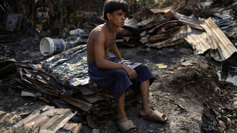 Suasana usai kebakaran besar melanda kawasan permukiman di Malabon, Filipina, Kamis (23/10/2025). (REUTERS/Eloisa Lopez)