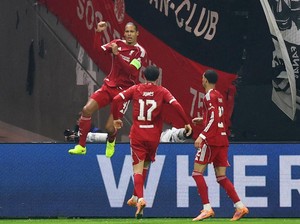 Efek Kilat Rapat Dadakan Van Dijk