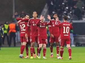 Liverpool 11 Laga Tak Terkalahkan, Robertson: Masih Butuh Peningkatan