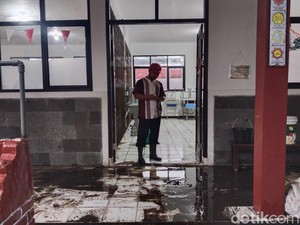Farhan Soroti Kritisnya Kawasan Hulu yang Bikin Bandung Dihajar Bencana
