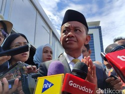Menteri ESDM Bahlil: Pakai Mobil Maung Bikin Gagah