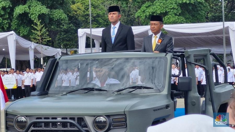 Menteri ESDM Bahlil Lahadalia dalam HUT Pertambangan & Energi ke-80, di Monas, Jakarta, Jumat (24/10/2025). CNBC Indonesia/Verda Nano Setiawan