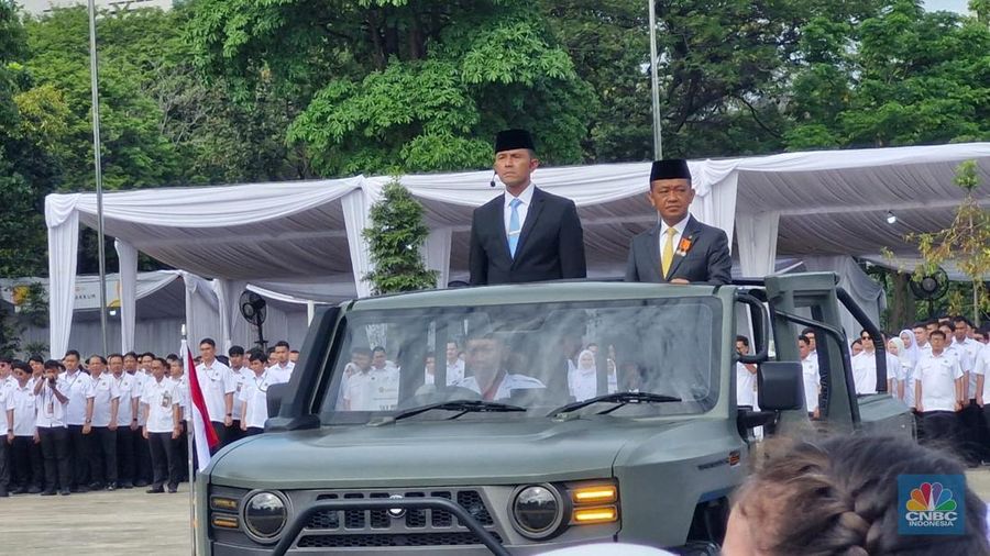 Menteri ESDM Bahlil Lahadalia dalam HUT Pertambangan & Energi ke-80, di Monas, Jakarta, Jumat (24/10/2025). CNBC Indonesia/Verda Nano Setiawan