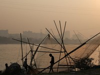 Sungai Suci Berubah Jadi Bencana, Warga India Mandi Lima Hari Sekali