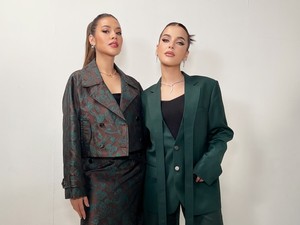 Raisa & Tasya Farasya Pemotretan Bareng, Tampil Kompak Sampai Disebut Kembar