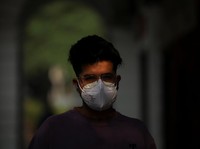 Polusi Makin Mencekam, Warga Sesak Napas-Rumah Sakit Penuh