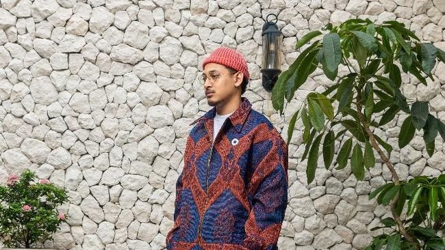 SIMPATI x Othman Hadirkan Jaket Limited Edition 'Phoenix Crest Jacket'