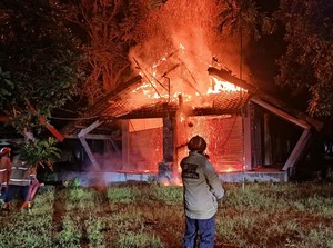 Kios Kerajinan di Pasar Seni Gabusan Bantul Kebakaran