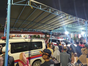 4 Jenazah Korban Bus Terguling di Tol Pemalang Tiba di Semarang