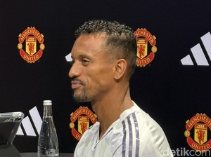 Nani: MU Butuh Waktu untuk Berjaya Lagi