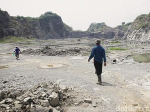 Ribuan Warga Terdampak Tambang di Bogor Terima Kompensasi