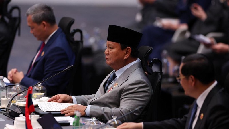 ASEAN-SUMMIT/ Perdana Menteri Malaysia Anwar Ibrahim berpose bersama Perdana Menteri Timor-Leste Kay Rala Xanana Gusmao, Presiden Timor-Leste Jose Ramos-Horta, Perdana Menteri Vietnam Pham Minh Chinh, Presiden Dewan Eropa Antonio Costa, Presiden Brasil Luiz Inacio Lula da Silva, Presiden Filipina Ferdinand
