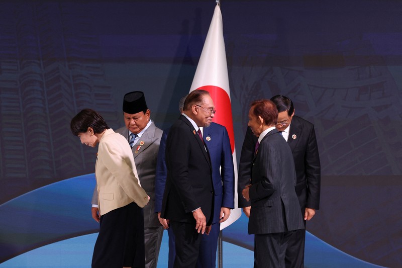 ASEAN-SUMMIT/ Perdana Menteri Malaysia Anwar Ibrahim berpose bersama Perdana Menteri Timor-Leste Kay Rala Xanana Gusmao, Presiden Timor-Leste Jose Ramos-Horta, Perdana Menteri Vietnam Pham Minh Chinh, Presiden Dewan Eropa Antonio Costa, Presiden Brasil Luiz Inacio Lula da Silva, Presiden Filipina Ferdinand