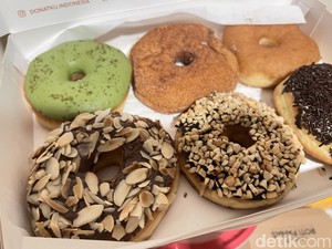 Laris 2.500 Buah Sehari, Begini Kenikmatan Donat Kentang Jadul di Kokas