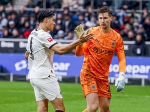 Kevin Diks Gemilang, Pertahanan Gladbach Dipuji