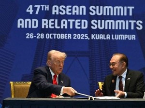 Massa Pro Palestina Demo Protes Kedatangan Trump di Malaysia