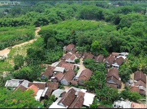 Banjir Luapan Sungai Banter di Lumajang Surut, Warga Bersih-bersih Rumah