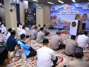 Peringati Hari Jadi Ke-74, Divisi Humas Polri Beri Tali Asih 100 Anak Yatim
