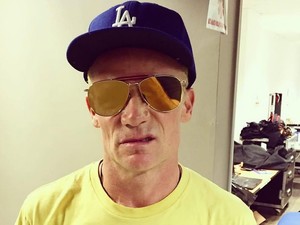Flea Red Hot Chili Peppers Pakai Gamis-Sorban Bikin Geger