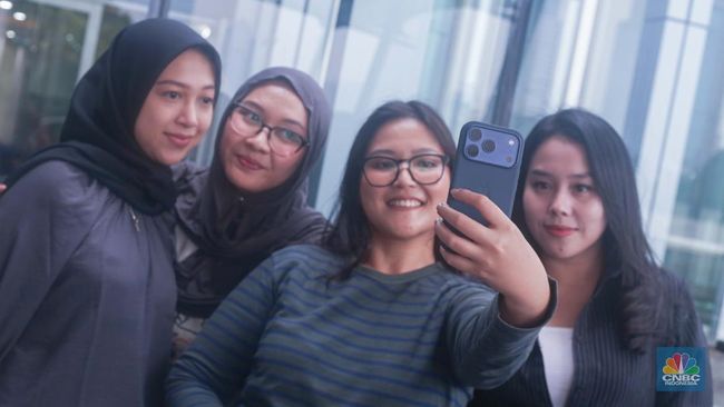 iPhone Turun Harga, MacBook Mulai Rp 11 Jutaan