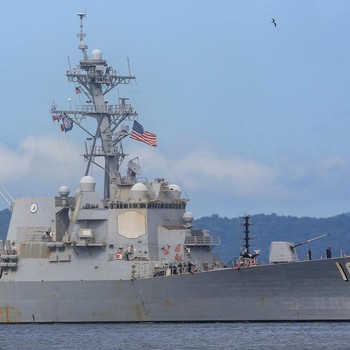 Perang Baru Trump Makin Ngeri! 43 Tewas, Kapal Perang Merapat di Sini