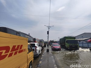 Banjir Pantura Sayung Demak Naik Lagi Jadi Setengah Meter